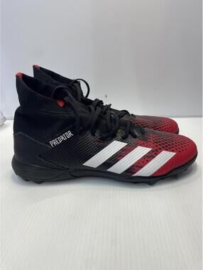 Adidas Predator indoor cleats size 9M